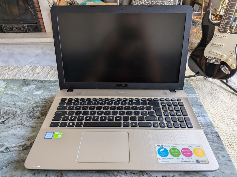 Portátil Asus A541U - Intel Core i7 / 8GB / 1TB / Formatado e Pronto a Usar