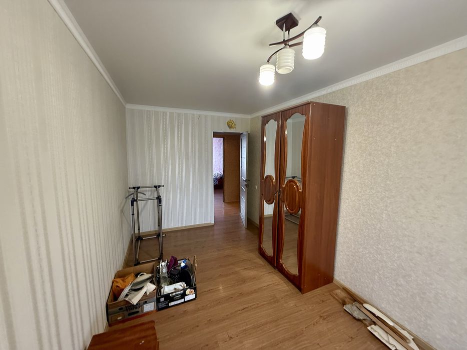 Продається 3-кімнатна квартира з індивідуальним опаленням. Центр міста