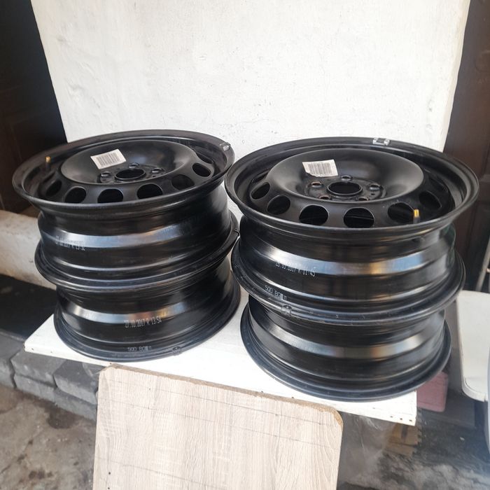4 jantes de ferro novas eramde pneus 205/55/16