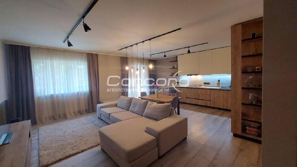 Воскресенська вул., 18, ЖК "Паркові Озера"