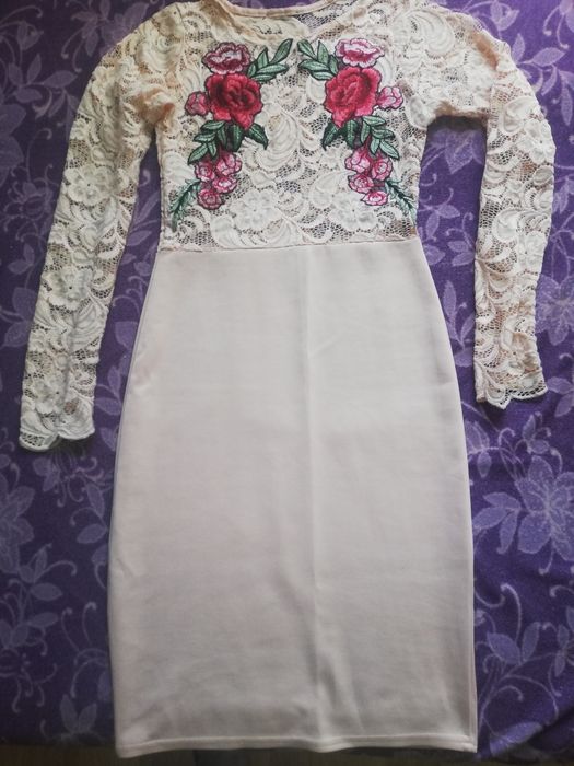 Sukienka damska z koronką