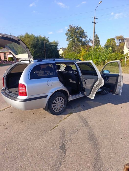 Skoda Octavia Tour 1.6 бензин