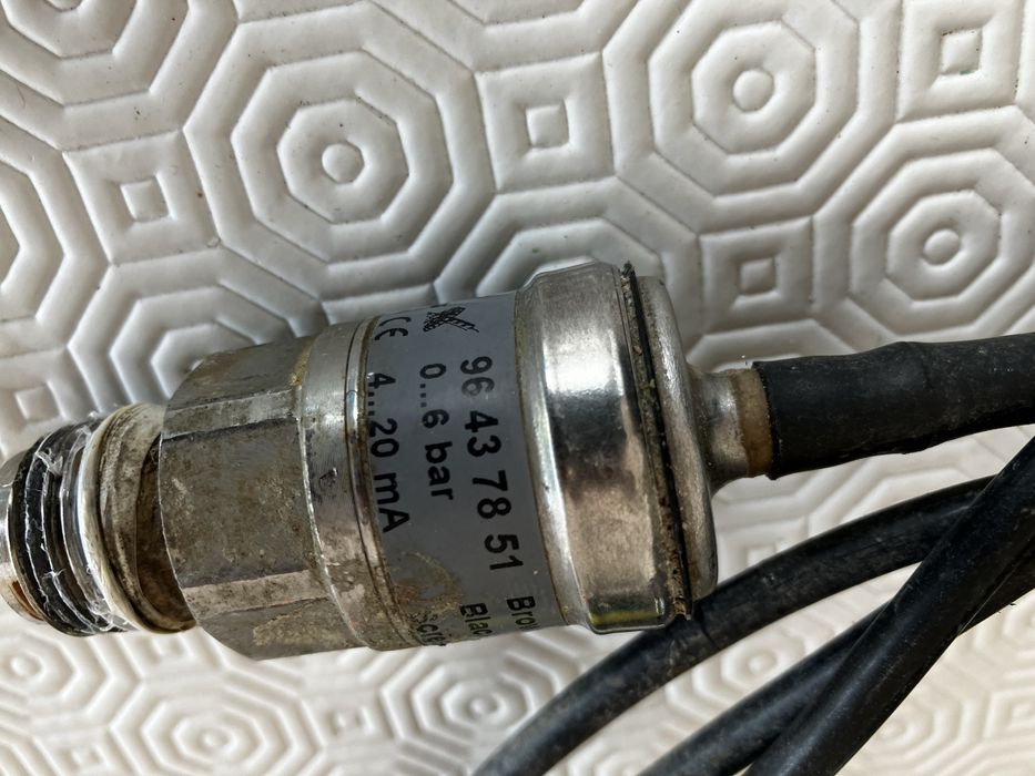 Grundfos CU 301 painel bomba submerssivel e medidor de pressão