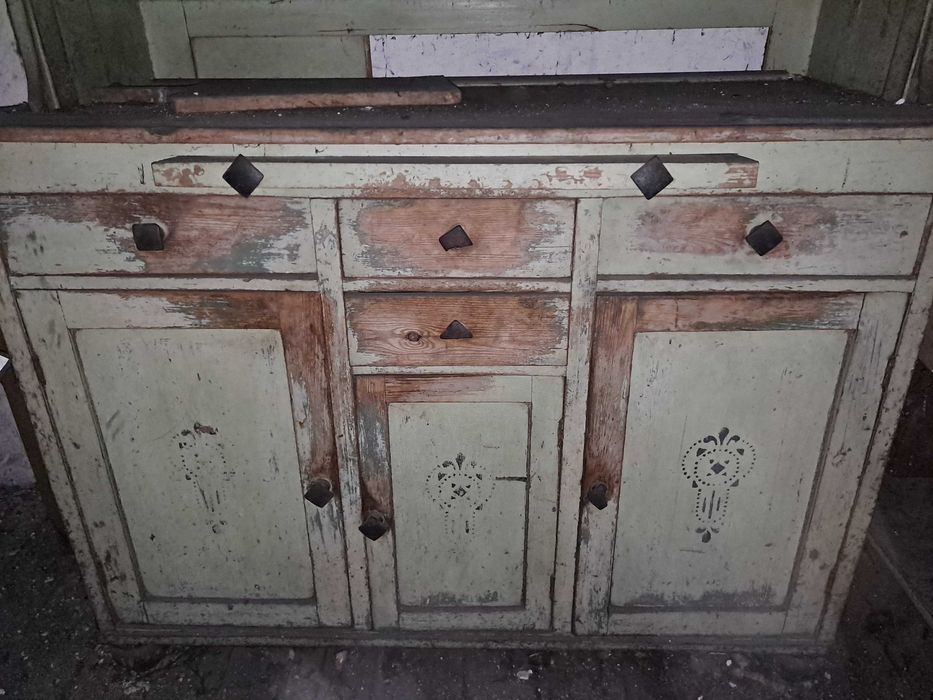 Kredens, 2 rozne , do renowacji