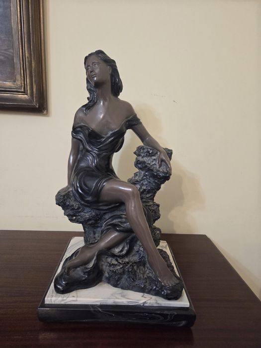 Vendo estátua usada