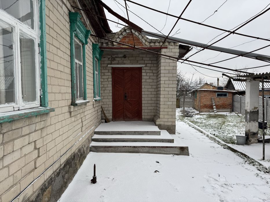 Будинок кирпичний. В с. Павлиш. В хорошому стані. Газофікований. Торг