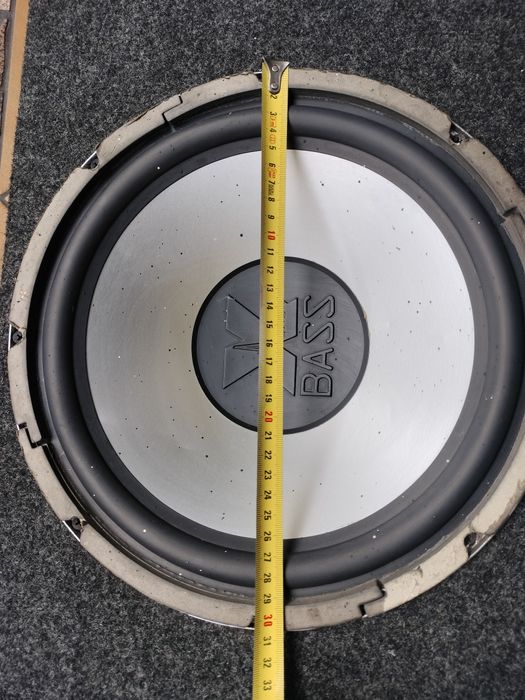 Subwoofer Philips 30 cm. 400 W  4 ohm ze skrzynią