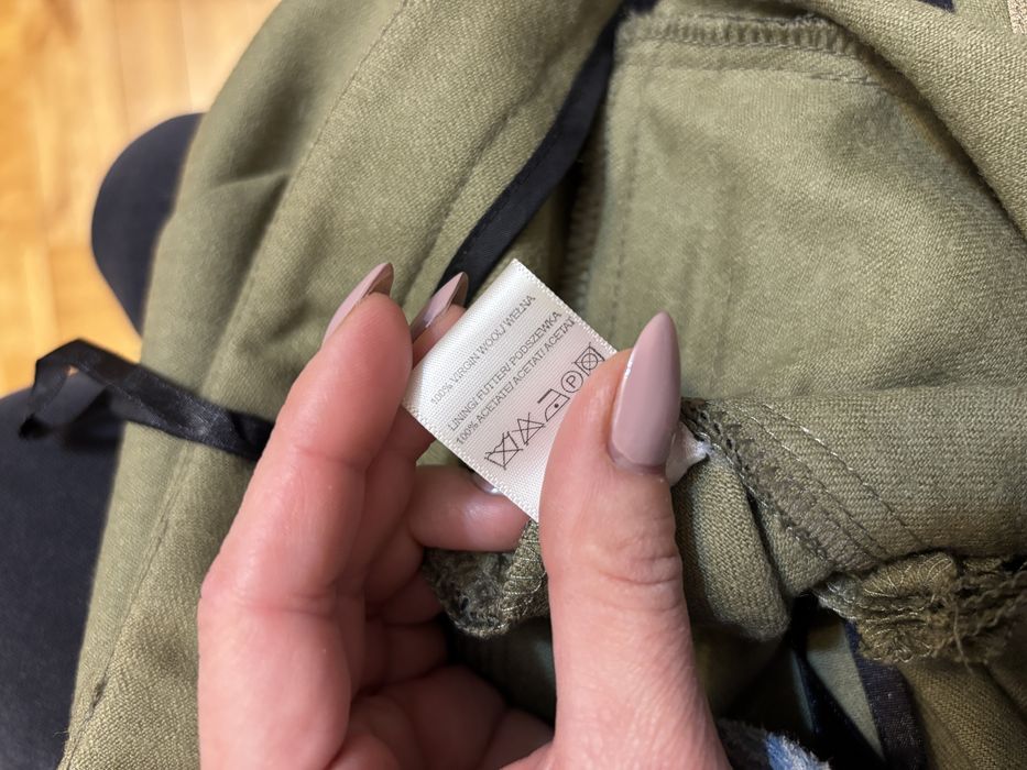 Simple dziewicza wełna virgin wool wełniane khaki z kieszeniami bojowk