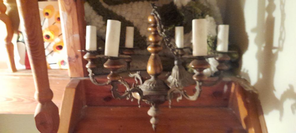 Żyrandol stary ladny