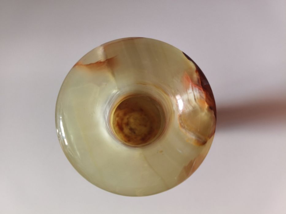 Wazon i figurka słonia z onyksu pakistańskiego