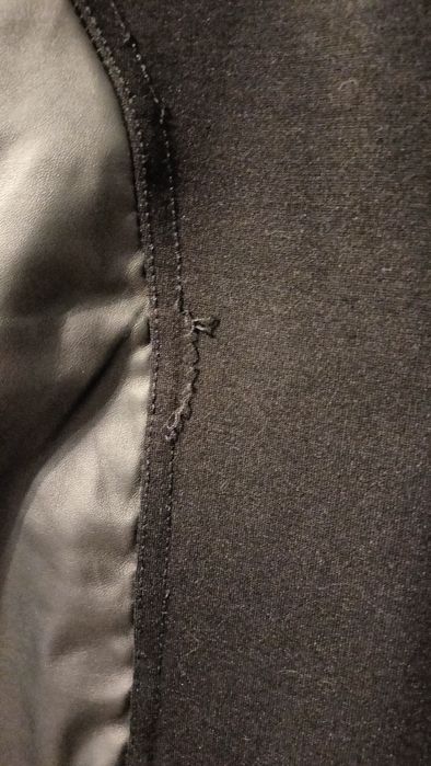 Leginsy z wstawkami z ekoskóry