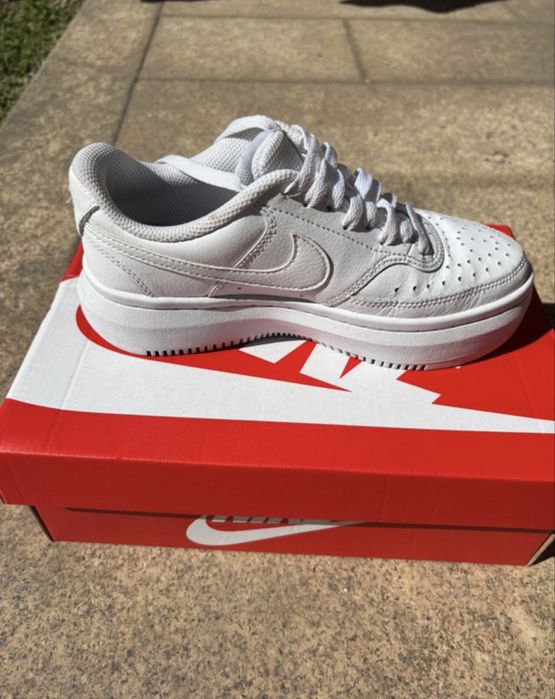 Sapatilhas Nike brancas