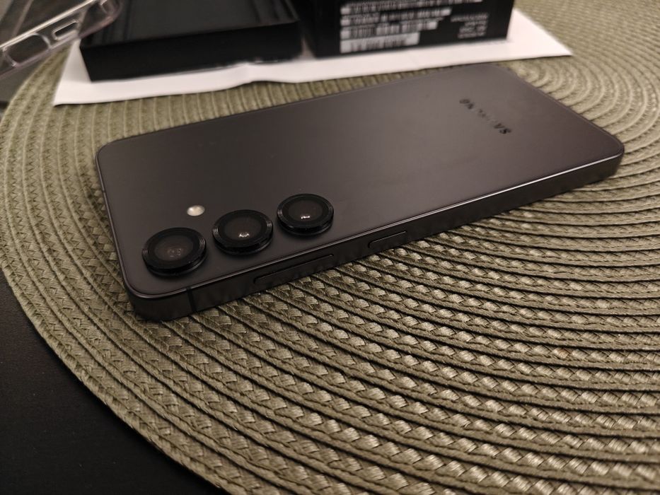 Samsung s24 8/256 - roczny