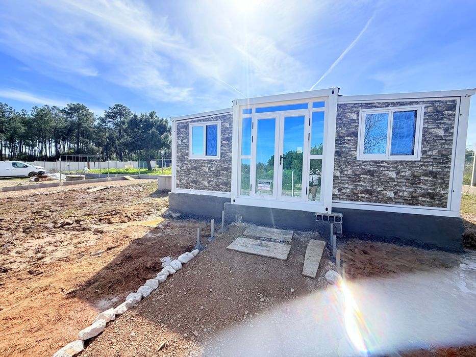 Casa pré- fabricada com terreno rustico