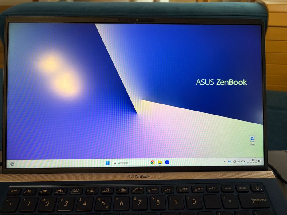 Laptop Asus Zenbook UX433FN, i5, 8 GB RAM, karta graficzna 2 GM