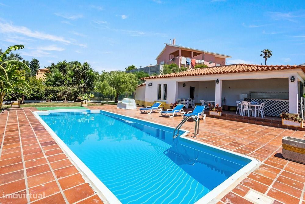 Moradia T5 com Piscina em Lourinhã