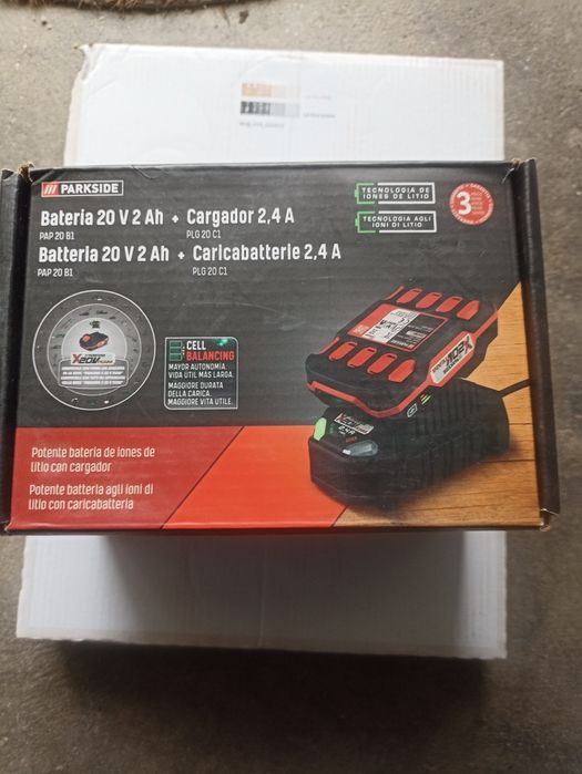 Parkside Conjunto de Carregador e bateria 20V 2Ah