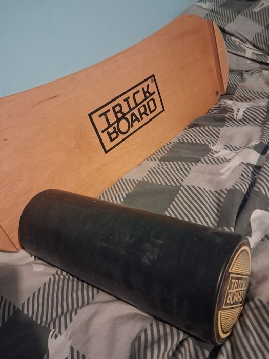 Trick board hit the wave
