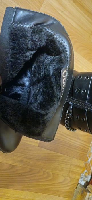 Зимові жіночі черевички. 40р,25см. Нові.