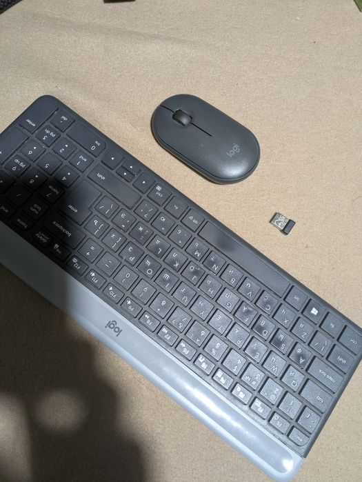 Logitech combo MK470 Бездротова клавіатура та миша з адаптером