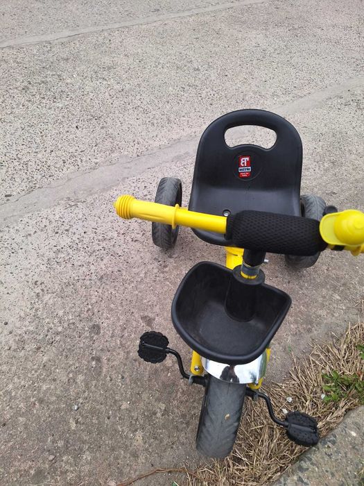 Дитячий трьох колісний велосипед