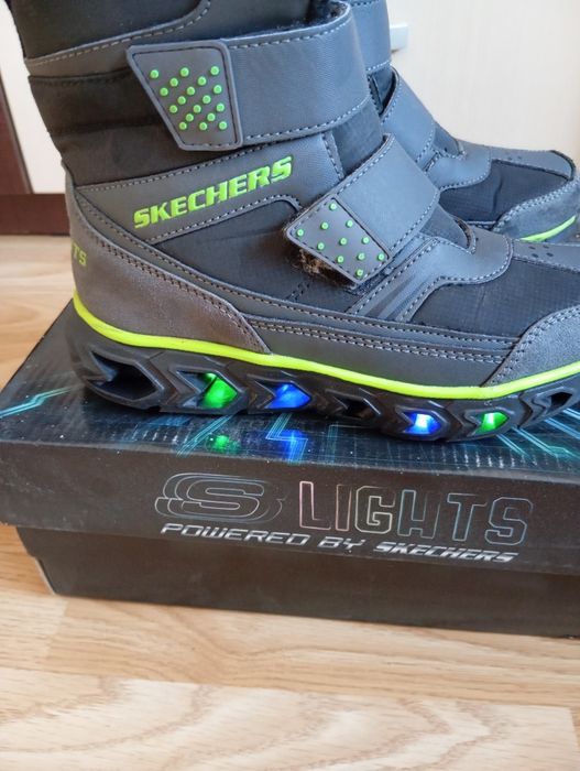 Ботинки демисезонные, ботинки skechers, ботинки с подсветкой