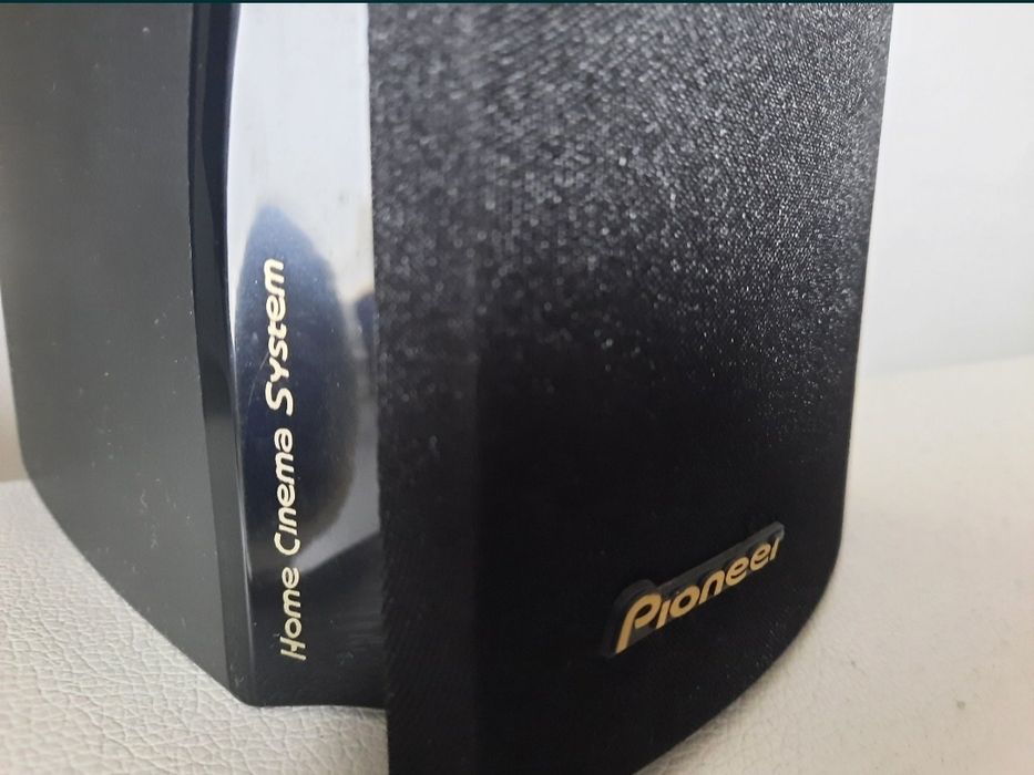 Pioneer colunas surround