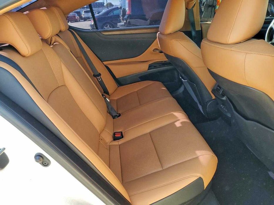 Lexus ES 300H Base 2024