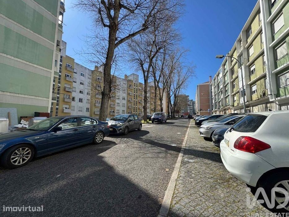 Apartamento T2 em Benfica de 56 m2