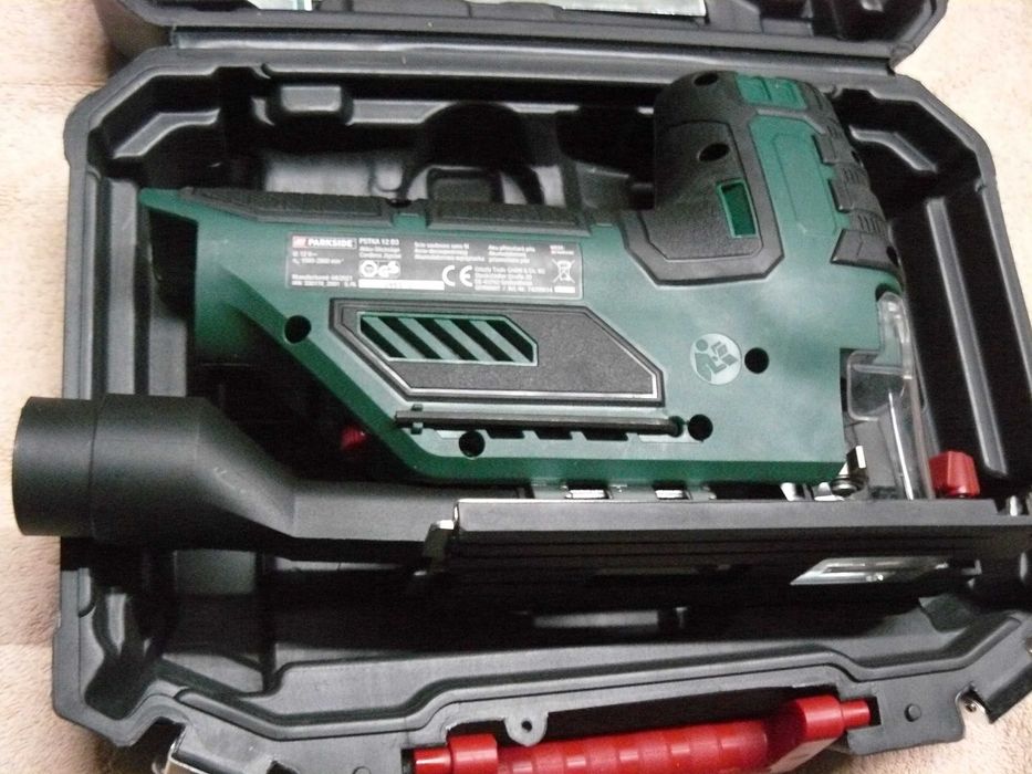 Wyrzynarka akumulatorowa z kpl. brzeszczotów zamienię sprzedam