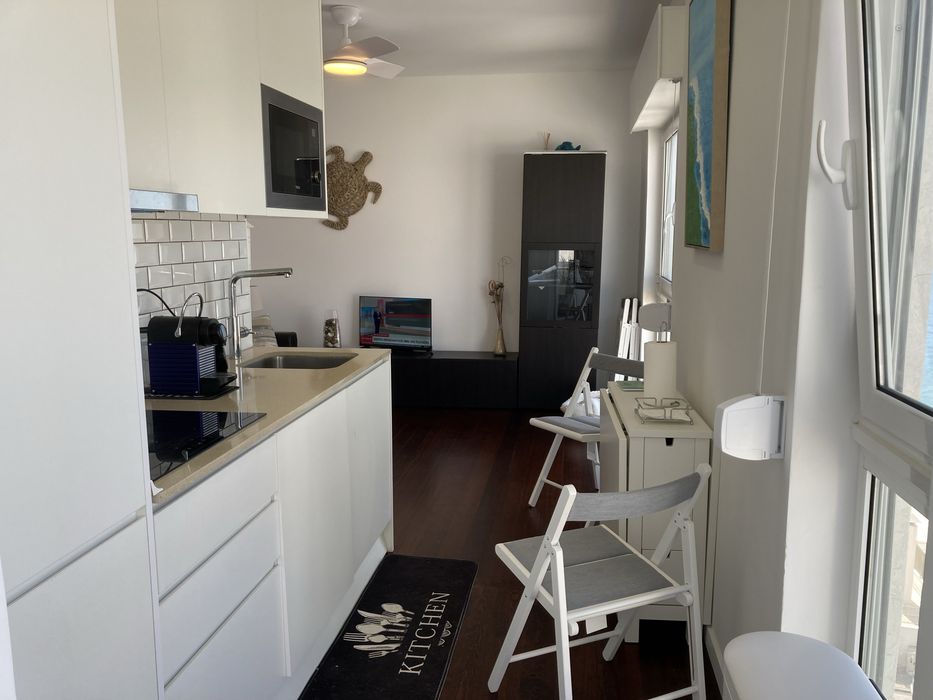 Apartamento T1 - 2ª Linha da praia c/garagem WI-FI