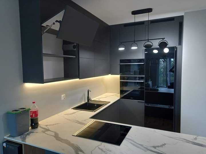 Składanie i Montaż mebli z paczek/Meble na wymiar