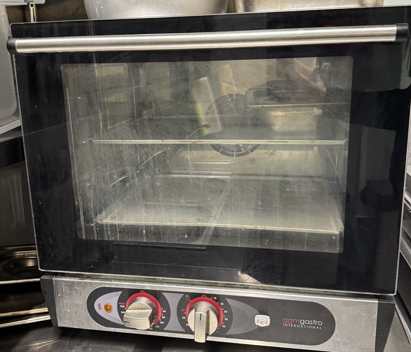 Piec konwekcyjny z funkcja pary gastronomiczny