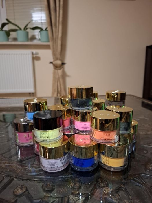 Zestaw pudrów tytanowych