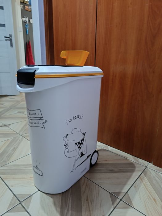 Pojemnik na karmę suchą, duży, poj.  do 20 kg