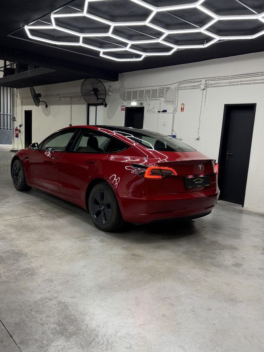 Tesla Model 3 — fotografia 5