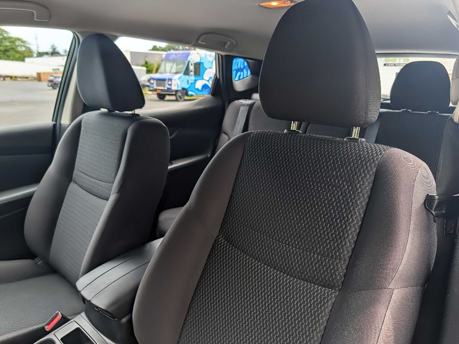 Nissan Rogue Sport      2021