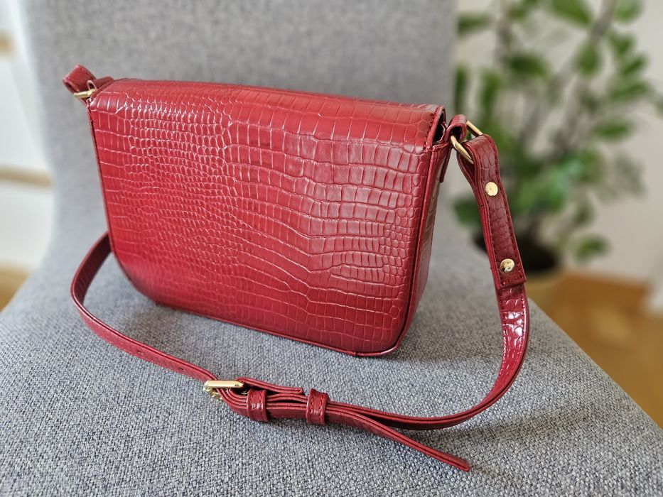 Damska listonoszka mała torebka z ekoskóry croco czerwona