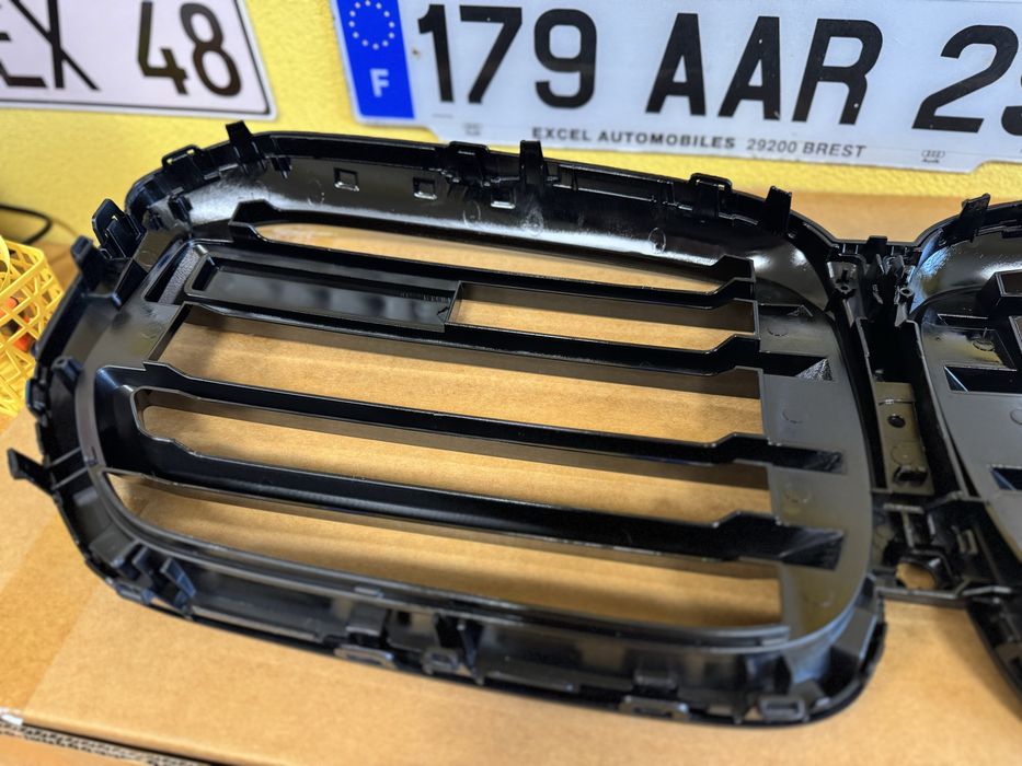 Решітка радіатора ніздрі g05 БМВ Х5 / BMW X5 23-25 в стилі X5M F95 LCI 51137454887 51138096590