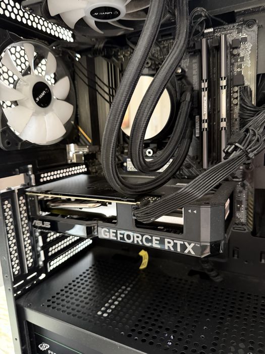 Pc Gamer / Ryzen 7 5700X / RTX 4060 Ti / 32 GB RAM + Monitor Asus 145Hz