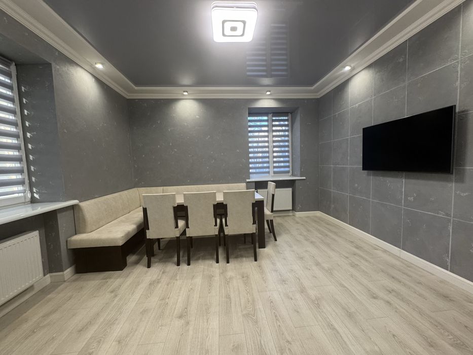 Центр. Сучасний, новий ремон, меблі, техніка. Ніхто не жив