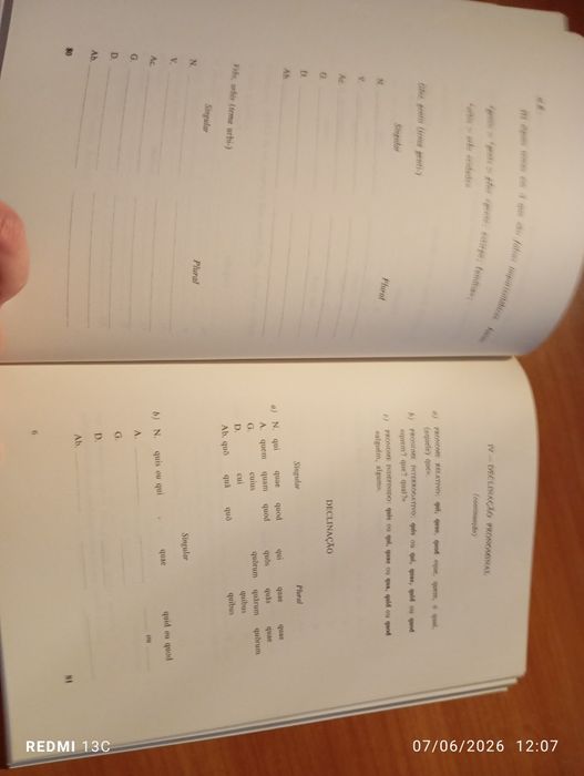 2 livros Iniciação ao Latim
