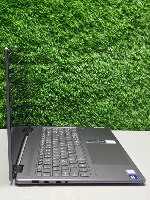 Lenovo Yoga 7 2-in-1 16IML9 / Ultra 7 155U / 16GB / 256GB NVMe / 16" WUXGA Touch / Arc Graphics / 2025 / 6 - 12 часов работы