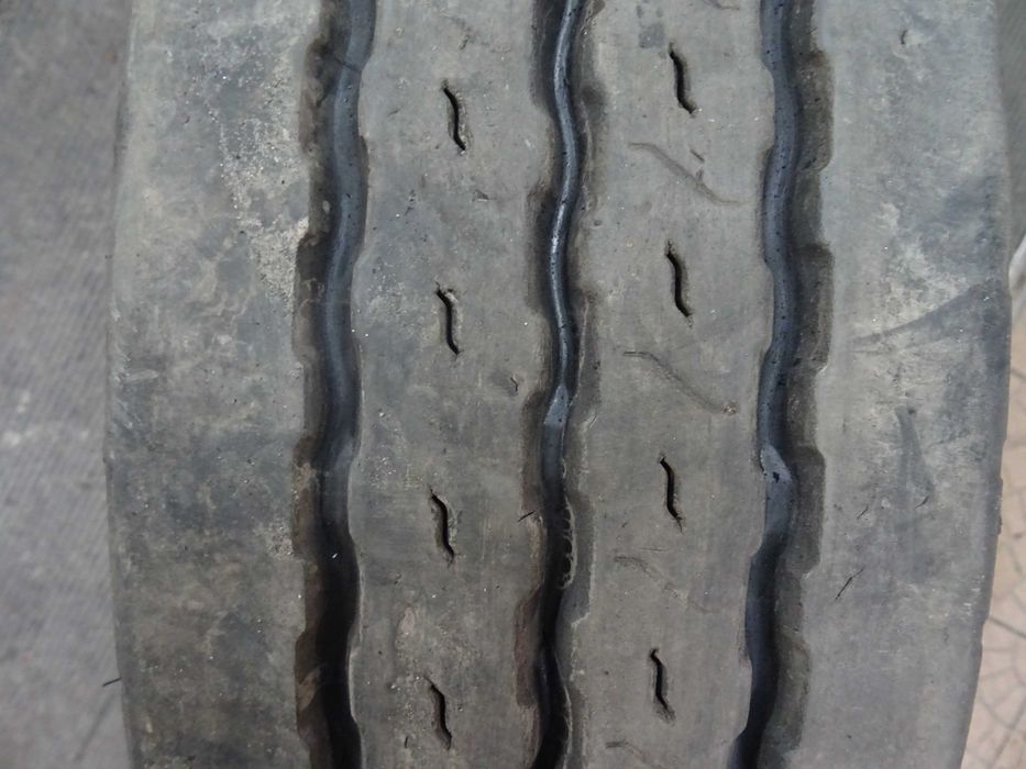 opona 215/75R17.5 Goodyear KMAX T (490 netto)