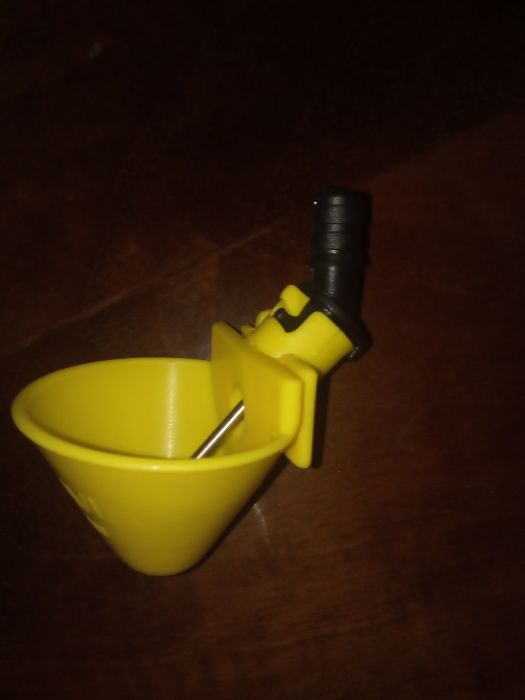 Испанская Микрочашечная поилка для перепелов и др. птицы