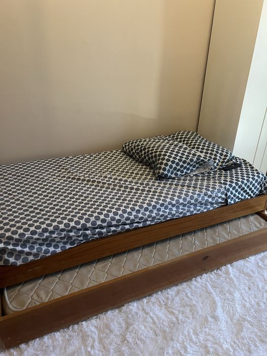 Cama dupla de solteiro