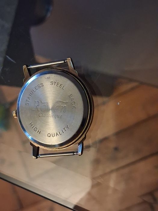zegarek naręczny marki Roven Classique.