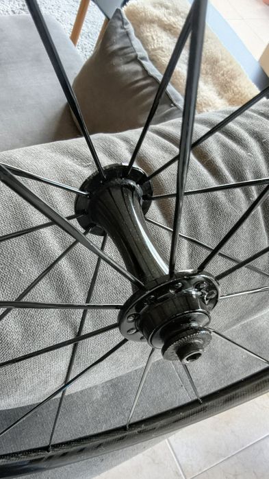 Aros bicicleta em carbono tubeless como novos