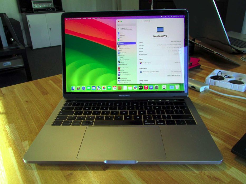 MacBook Pro 13" i5 16GB 250GB ssd A2159 laptop notebook apple (24)