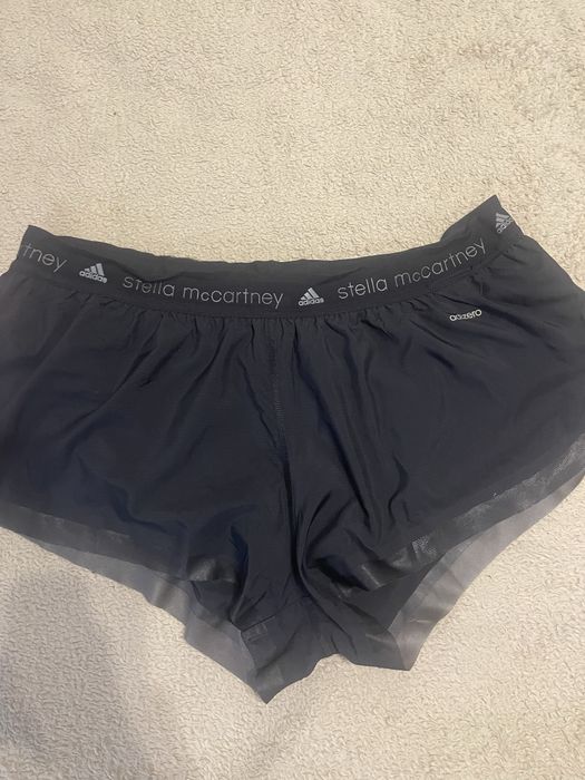 Спортивні шорти Stella McCartney.